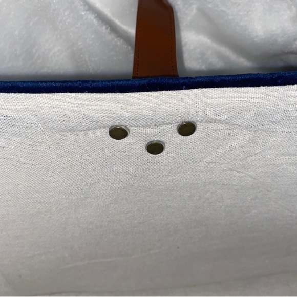 Blue velvet handbag, faux leather and blanket interior 10”x 18 - Picture 4 of 7